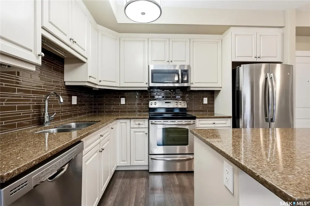 1035 Moss Avenue Saskatoon SK S7H 2E5