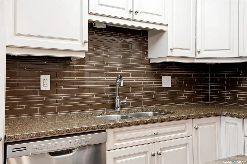 1035 Moss Avenue Saskatoon SK S7H 2E5