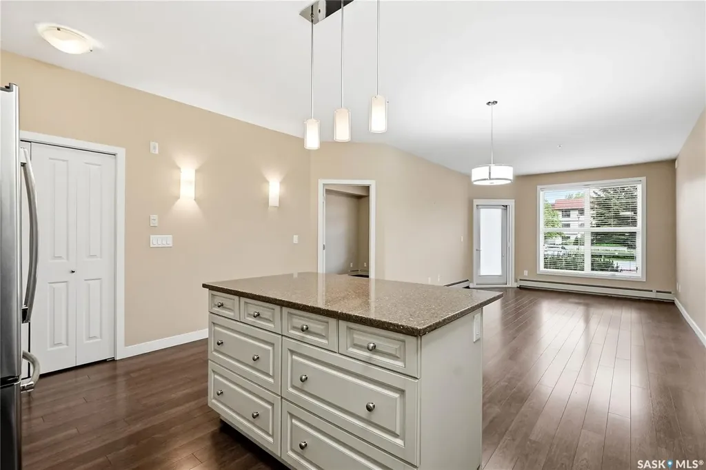 1035 Moss Avenue Saskatoon SK S7H 2E5
