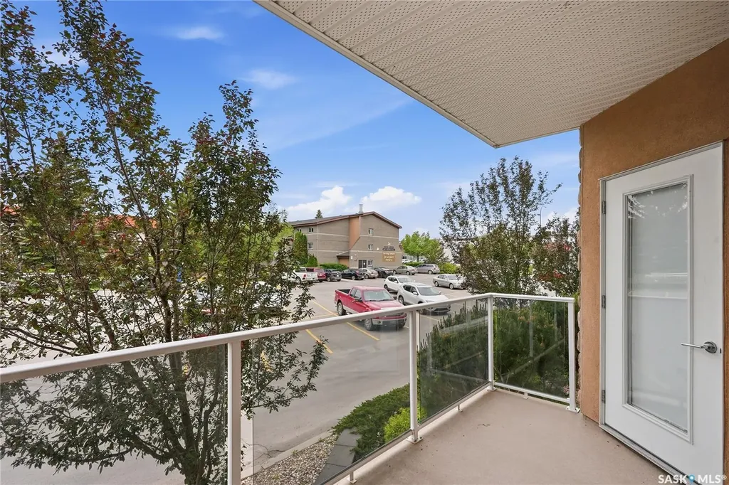 1035 Moss Avenue Saskatoon SK S7H 2E5
