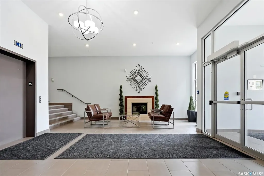 1035 Moss Avenue Saskatoon SK S7H 2E5