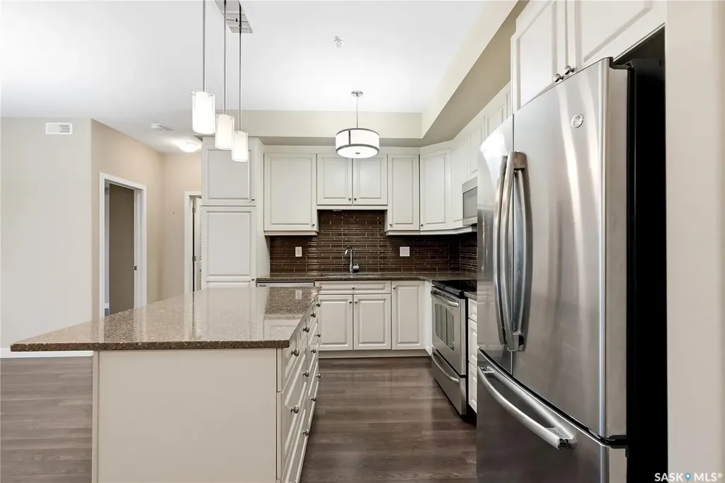 1035 Moss Avenue Saskatoon SK S7H 2E5