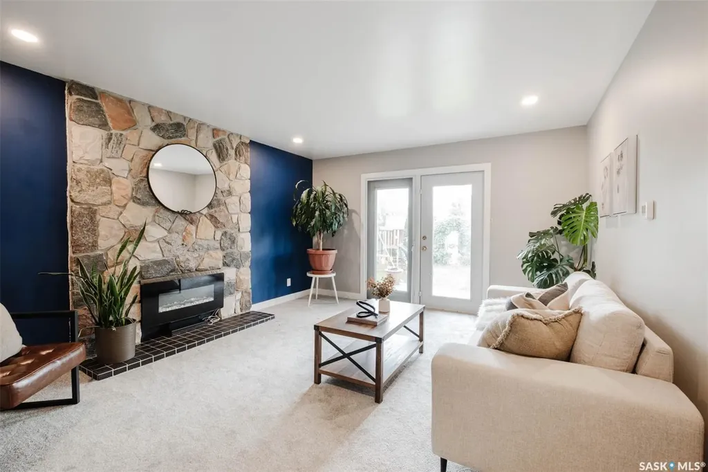 324 Lockwood Road Regina SK S4S 6E2