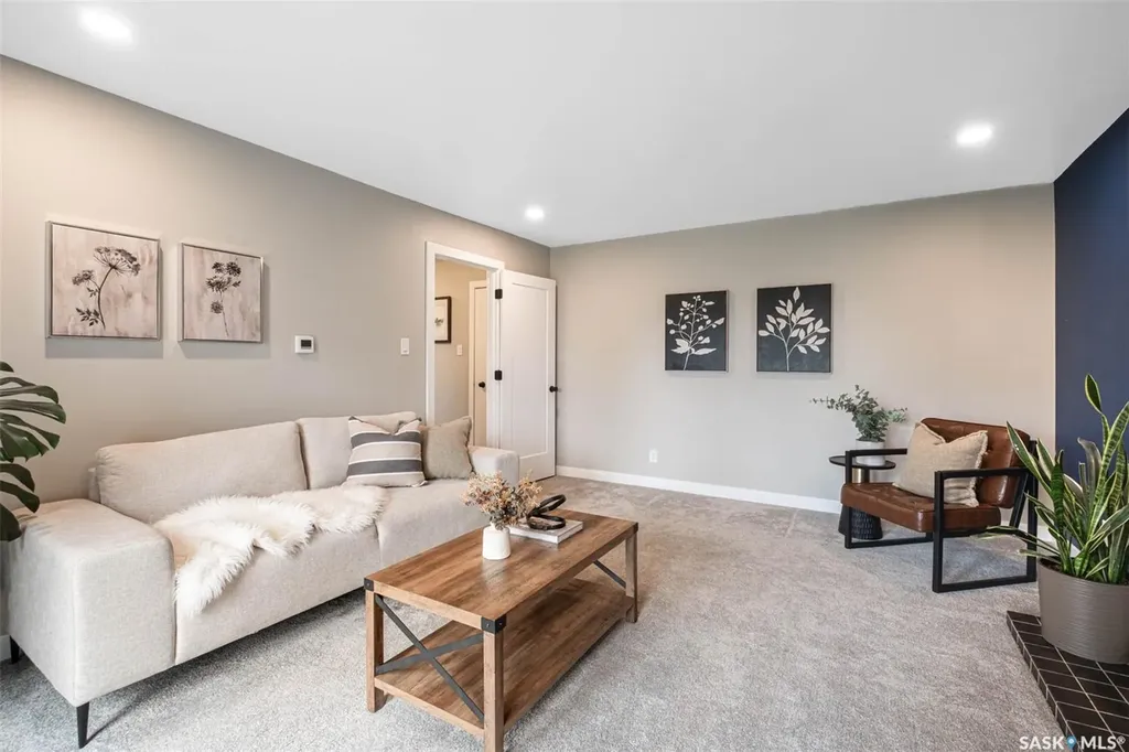 324 Lockwood Road Regina SK S4S 6E2