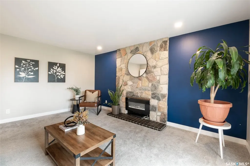 324 Lockwood Road Regina SK S4S 6E2