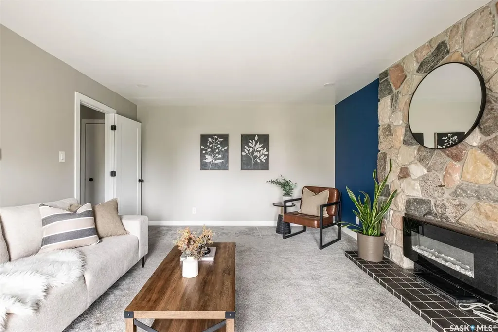 324 Lockwood Road Regina SK S4S 6E2