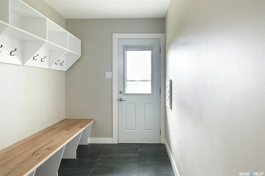 324 Lockwood Road Regina SK S4S 6E2