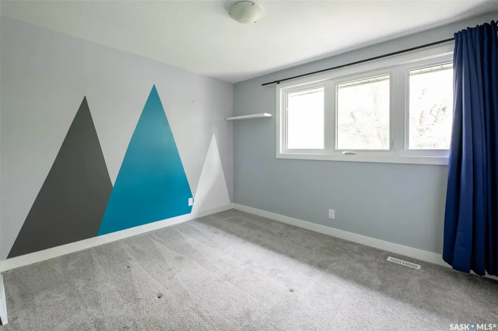 324 Lockwood Road Regina SK S4S 6E2