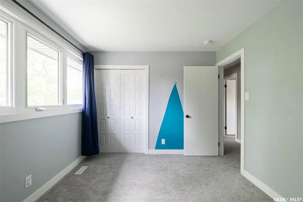 324 Lockwood Road Regina SK S4S 6E2