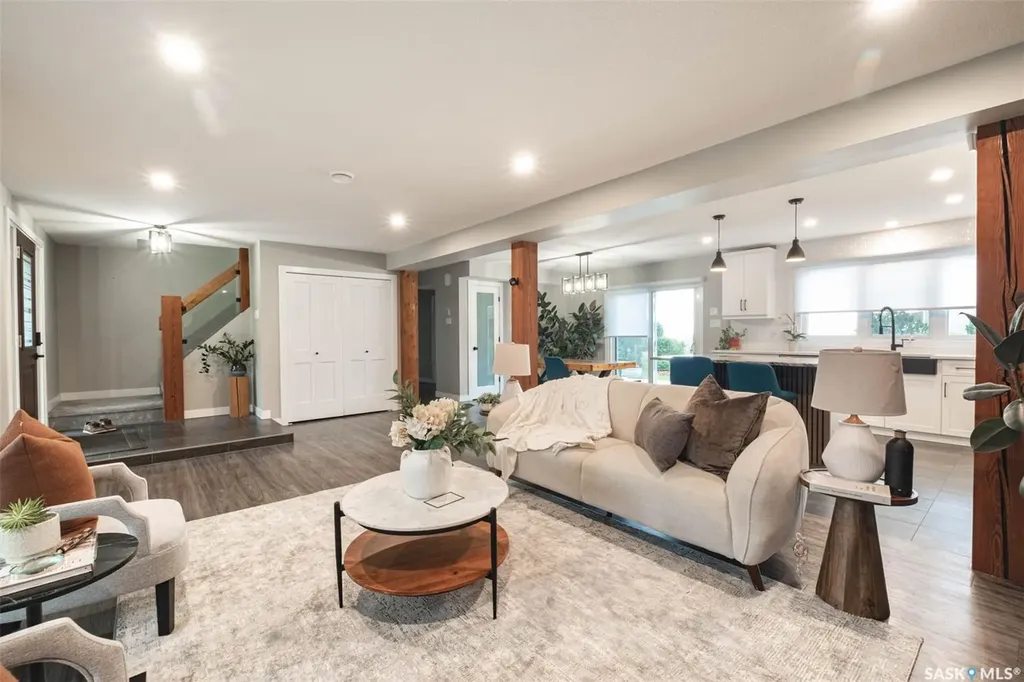 324 Lockwood Road Regina SK S4S 6E2