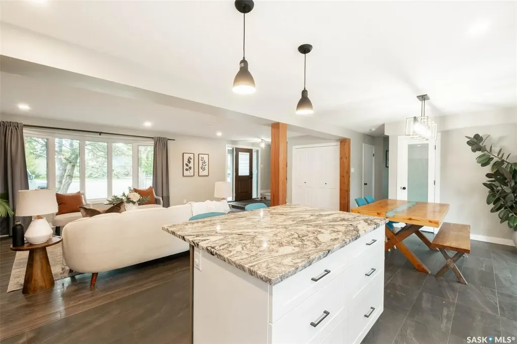 324 Lockwood Road Regina SK S4S 6E2