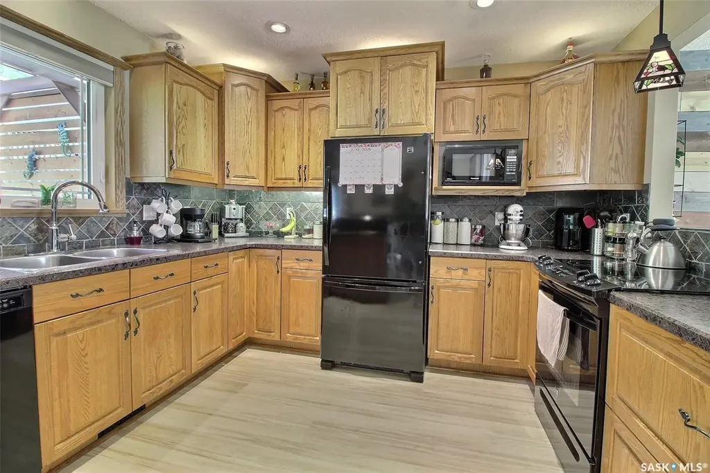 10 Pereverzoff Place Prince Albert SK S6X 1A5