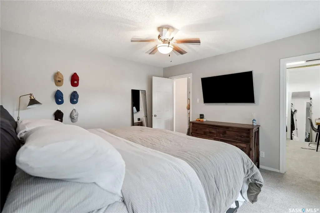 1054 Clifton Avenue Moose Jaw SK S6H 3L2