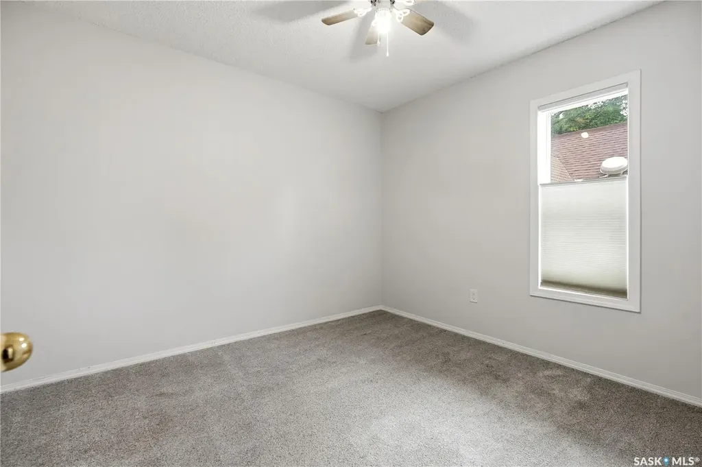 1054 Clifton Avenue Moose Jaw SK S6H 3L2