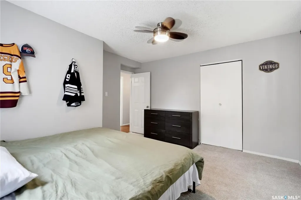 1054 Clifton Avenue Moose Jaw SK S6H 3L2