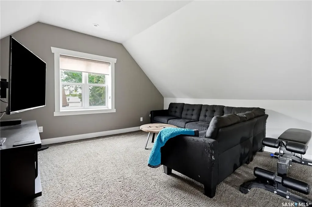1054 Clifton Avenue Moose Jaw SK S6H 3L2