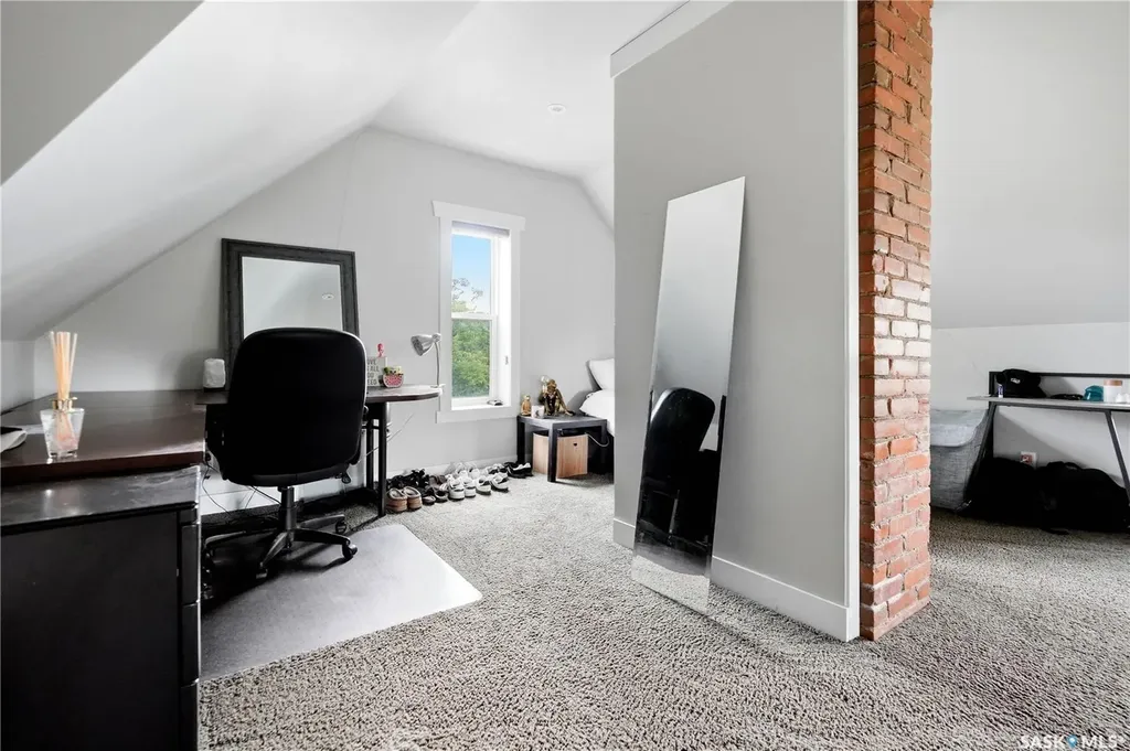 1054 Clifton Avenue Moose Jaw SK S6H 3L2