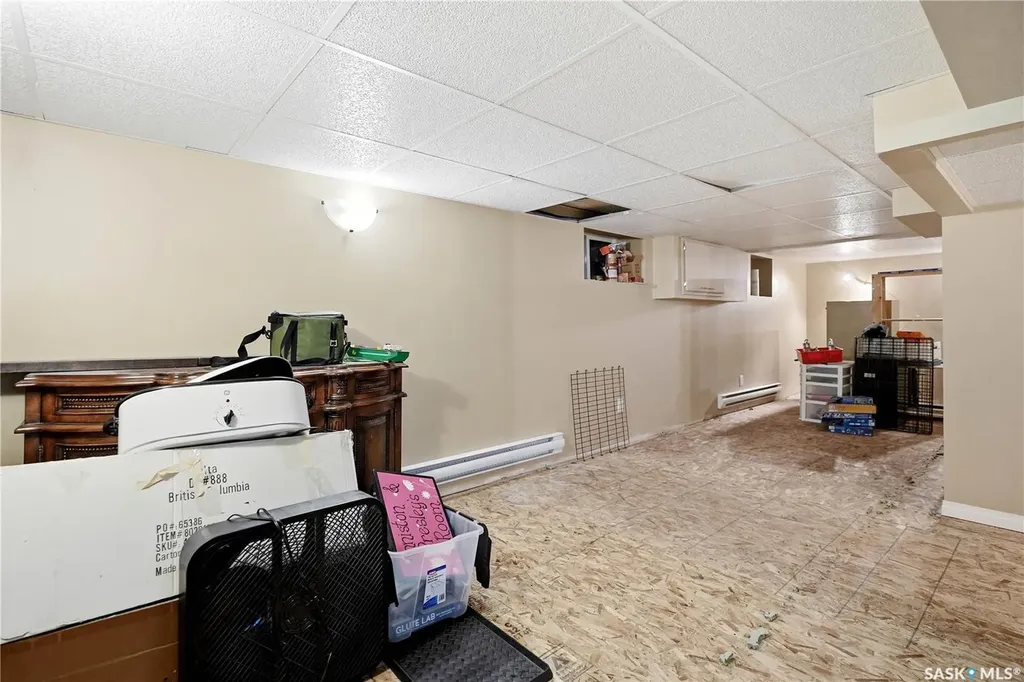 1054 Clifton Avenue Moose Jaw SK S6H 3L2