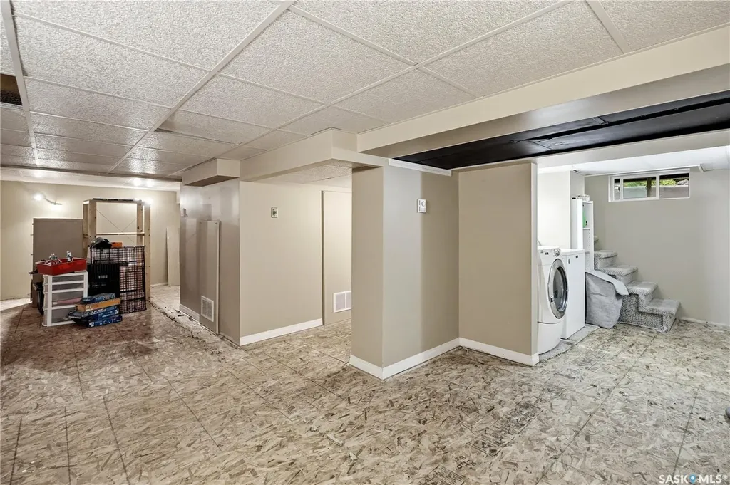 1054 Clifton Avenue Moose Jaw SK S6H 3L2