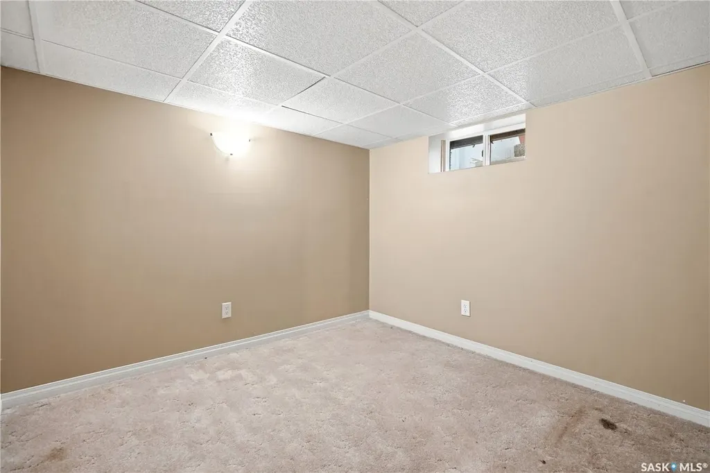 1054 Clifton Avenue Moose Jaw SK S6H 3L2