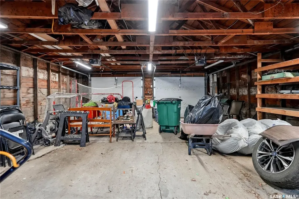 1054 Clifton Avenue Moose Jaw SK S6H 3L2