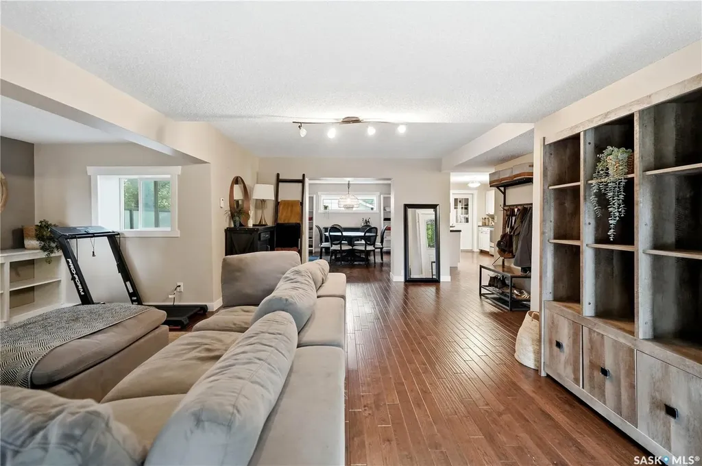 1054 Clifton Avenue Moose Jaw SK S6H 3L2