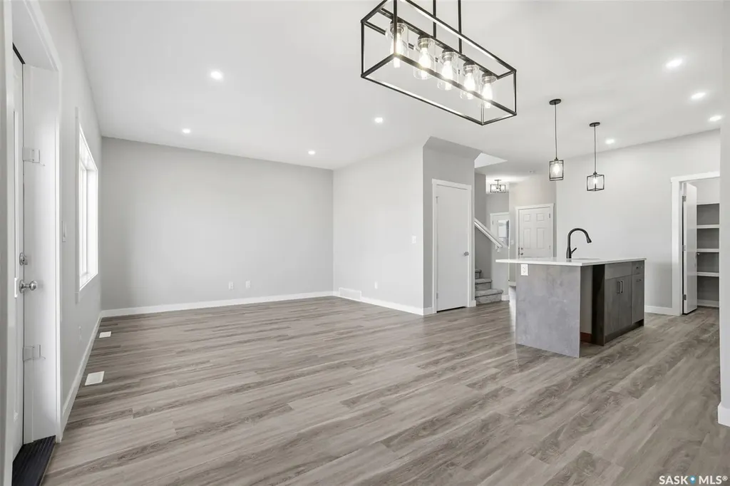 811 Brighton Boulevard Saskatoon SK S7V 0Y4