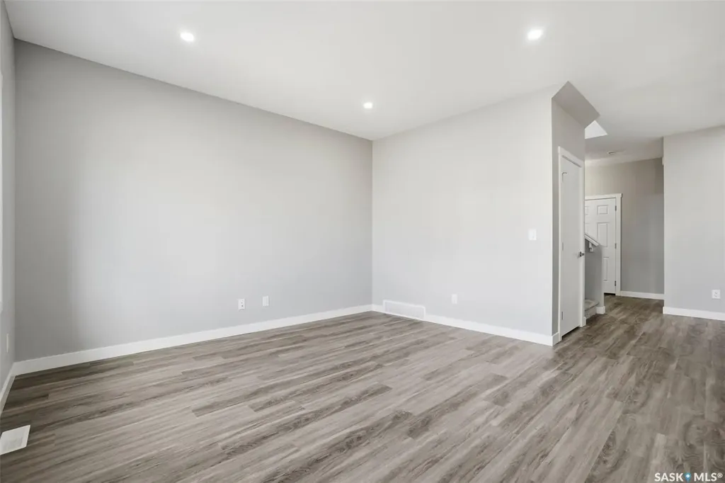811 Brighton Boulevard Saskatoon SK S7V 0Y4