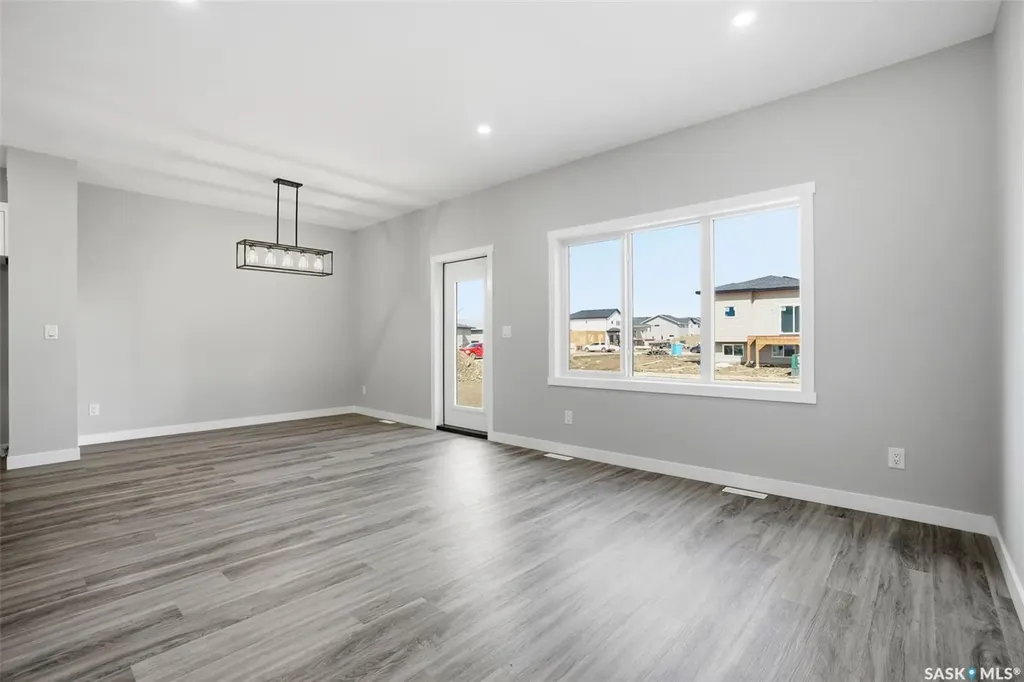 811 Brighton Boulevard Saskatoon SK S7V 0Y4