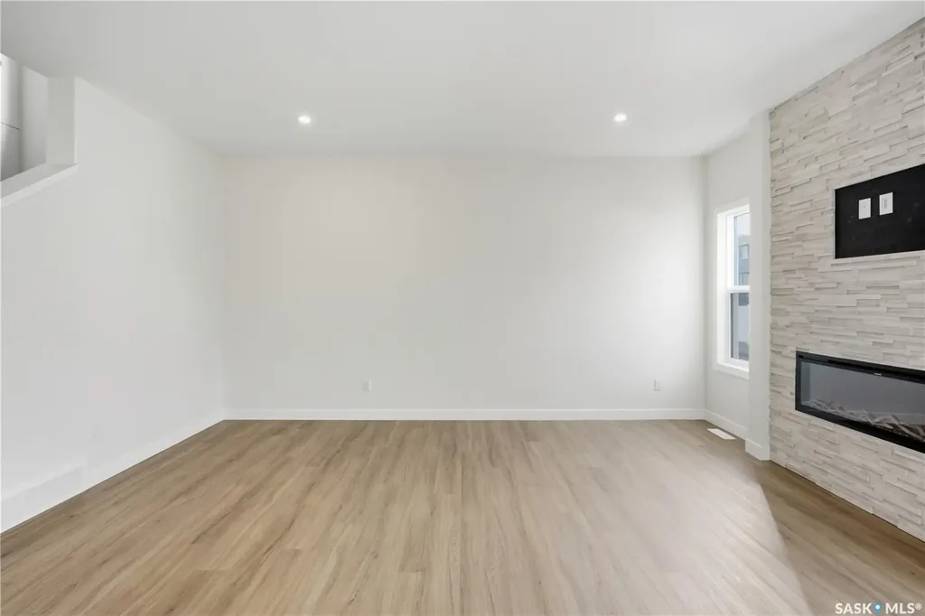 692 Nazarali Lane Saskatoon SK S7V 1X5
