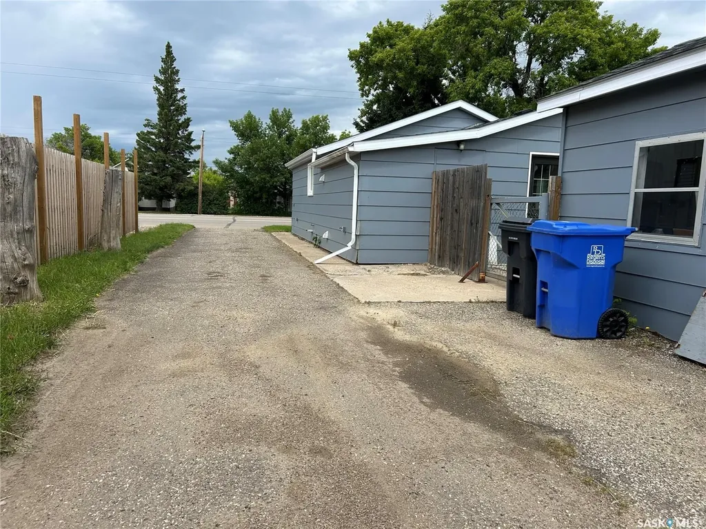 630 4th Street Estevan SK S4A 0V5