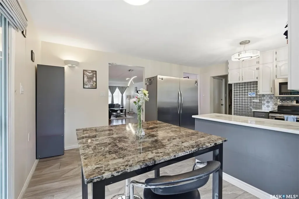 445 Witney Avenue S Saskatoon SK S7M 3K6