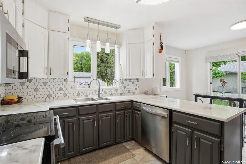 445 Witney Avenue S Saskatoon SK S7M 3K6