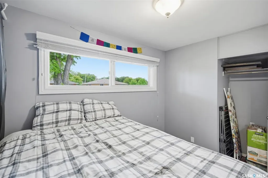 445 Witney Avenue S Saskatoon SK S7M 3K6