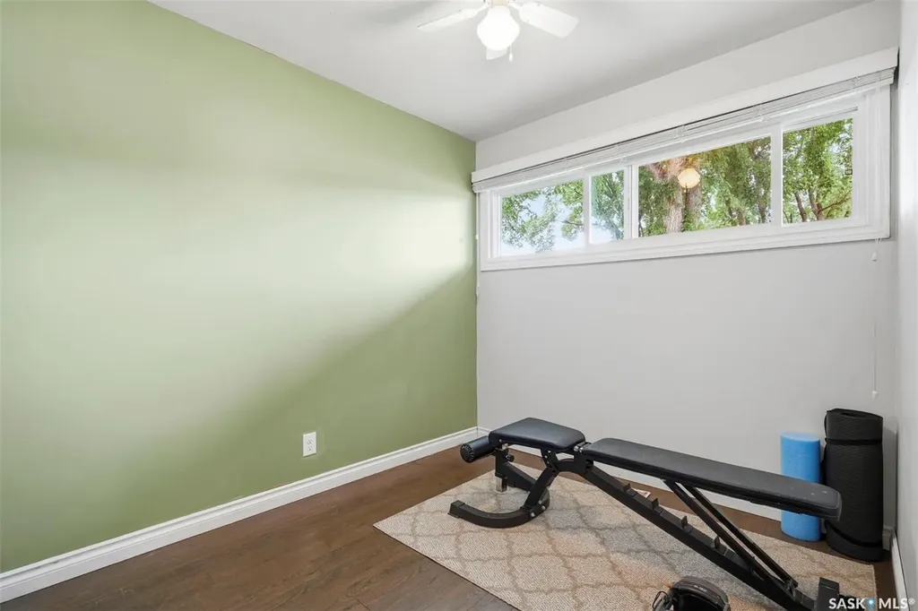 445 Witney Avenue S Saskatoon SK S7M 3K6