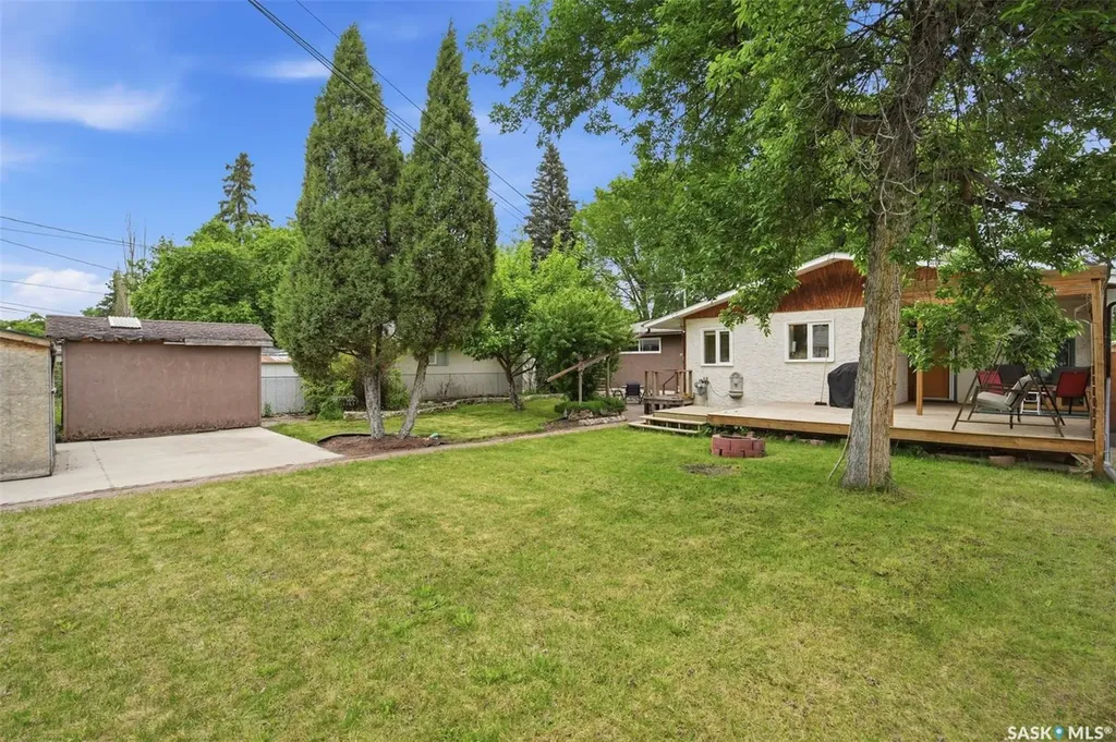 445 Witney Avenue S Saskatoon SK S7M 3K6