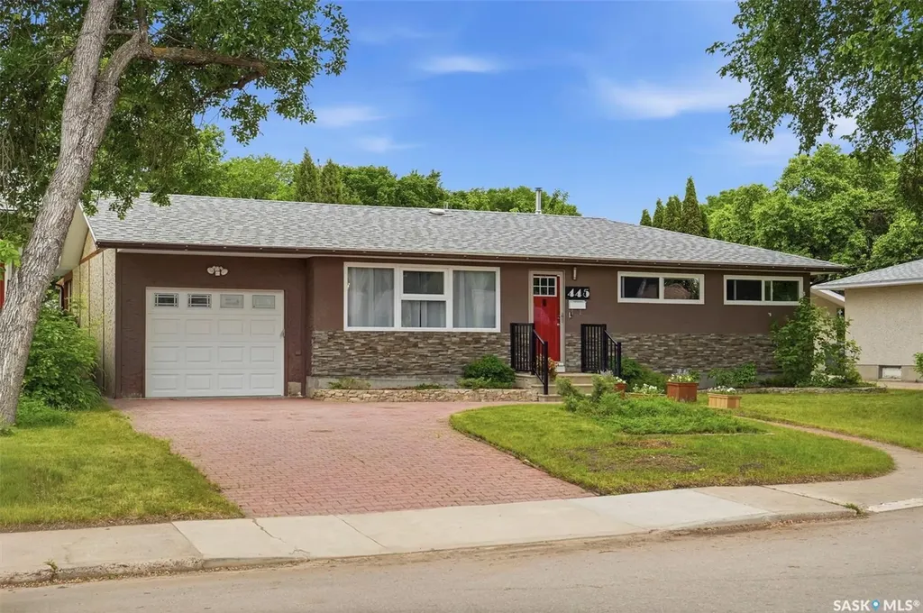 445 Witney Avenue S Saskatoon SK S7M 3K6