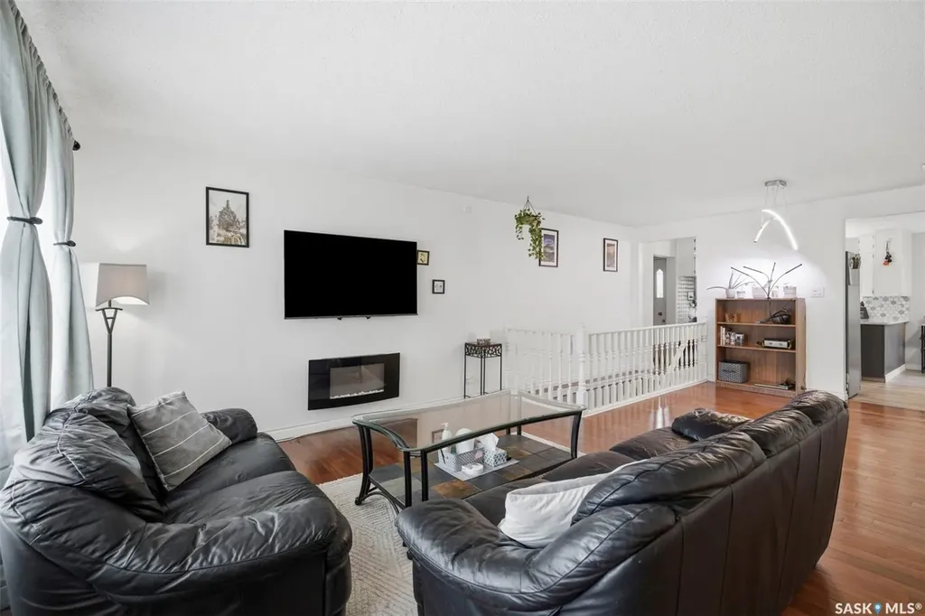 445 Witney Avenue S Saskatoon SK S7M 3K6