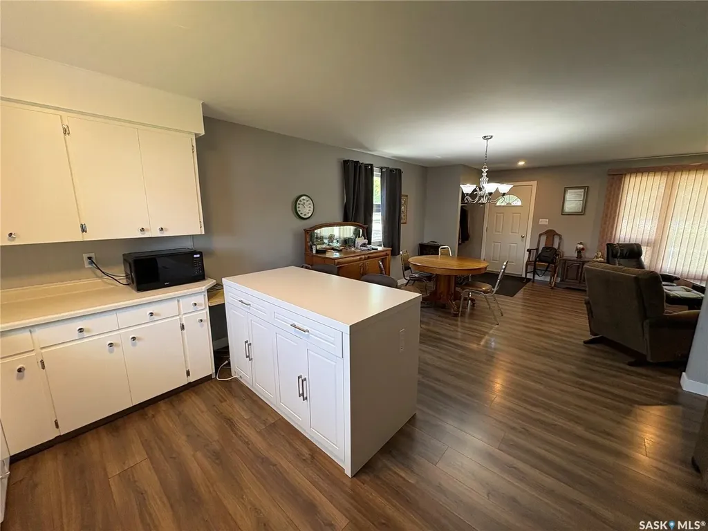335 Central Avenue S Swift Current SK S9H 3G4