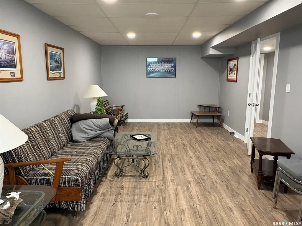 335 Central Avenue S Swift Current SK S9H 3G4