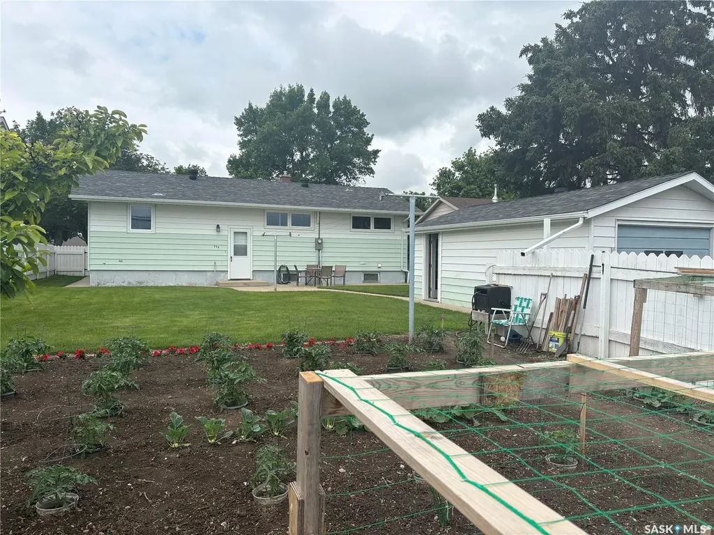 335 Central Avenue S Swift Current SK S9H 3G4