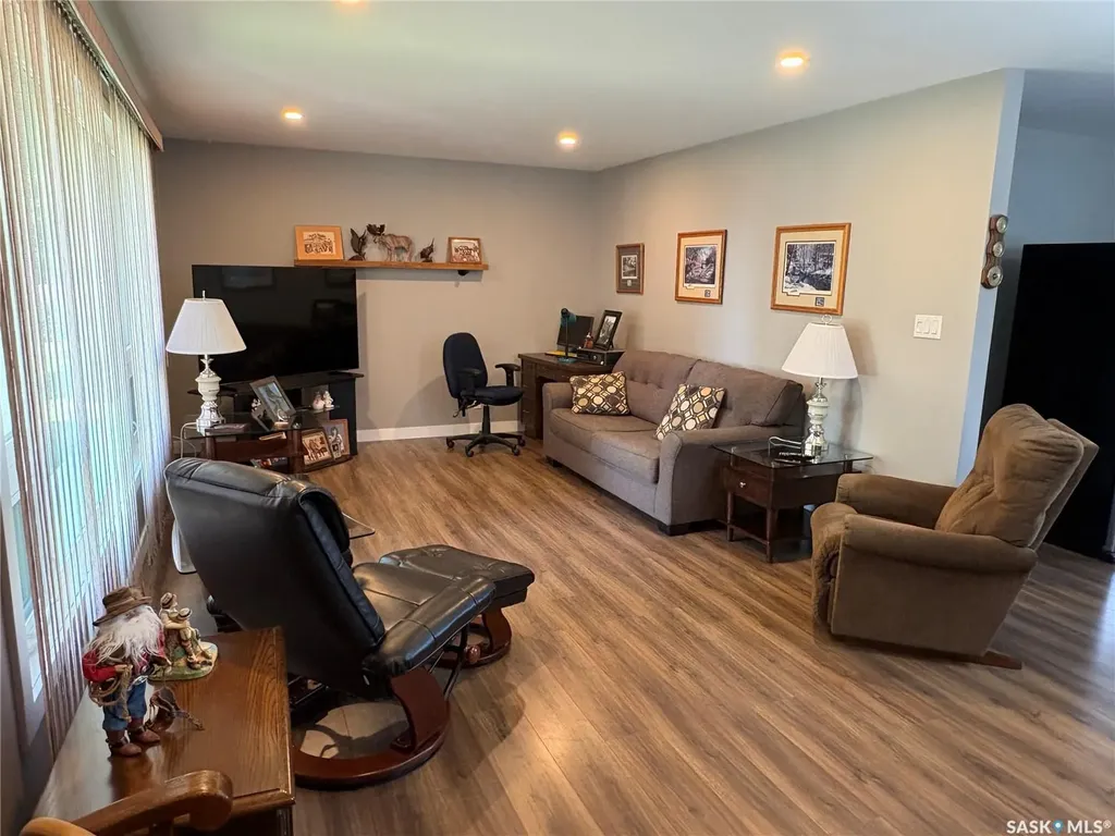 335 Central Avenue S Swift Current SK S9H 3G4