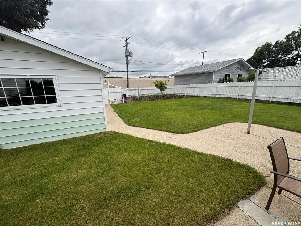 335 Central Avenue S Swift Current SK S9H 3G4