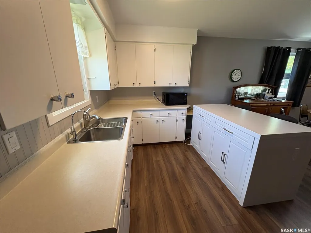 335 Central Avenue S Swift Current SK S9H 3G4