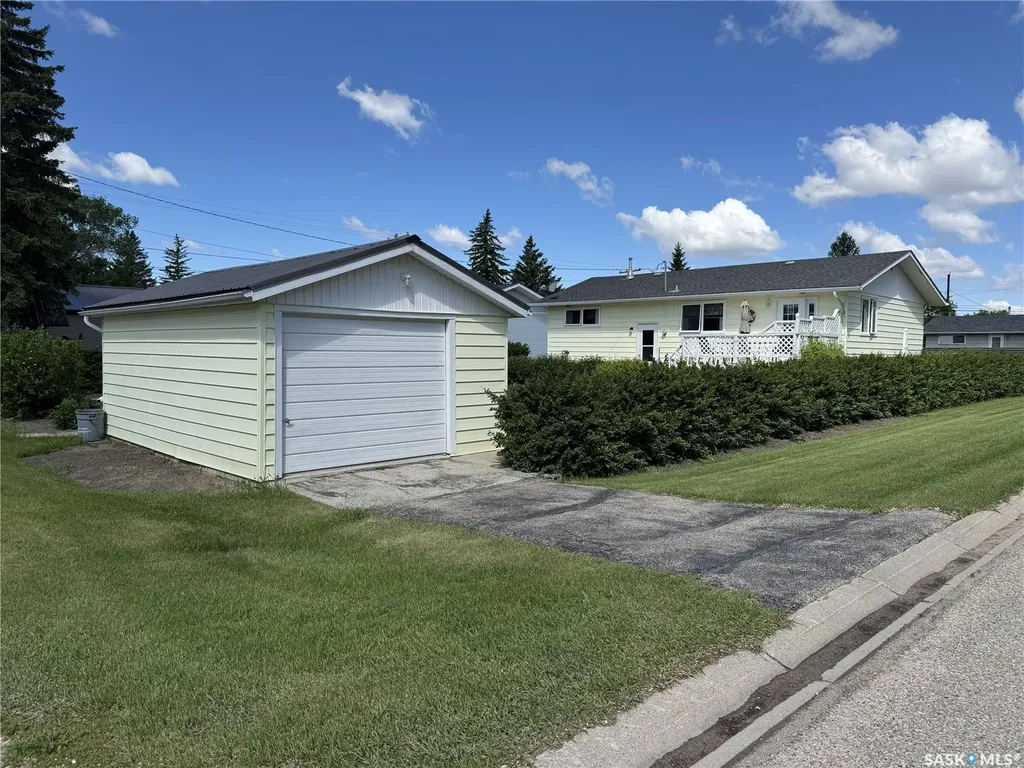 107 Downey Street Strasbourg SK S0G 4V0