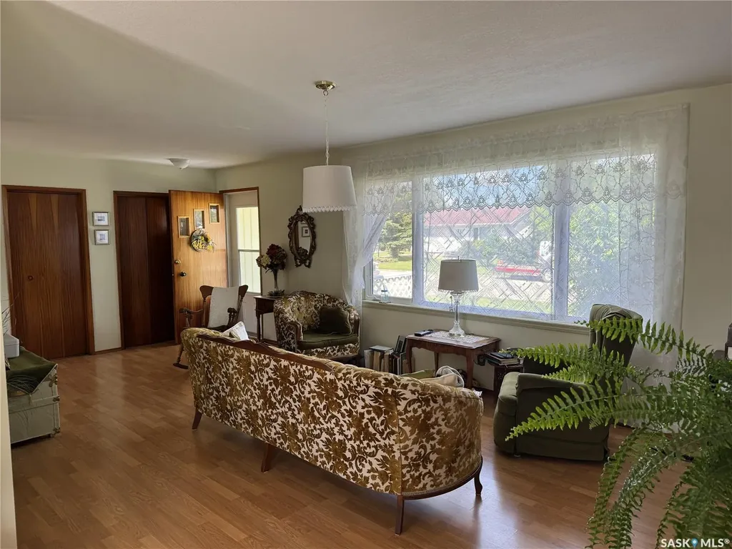 107 Downey Street Strasbourg SK S0G 4V0