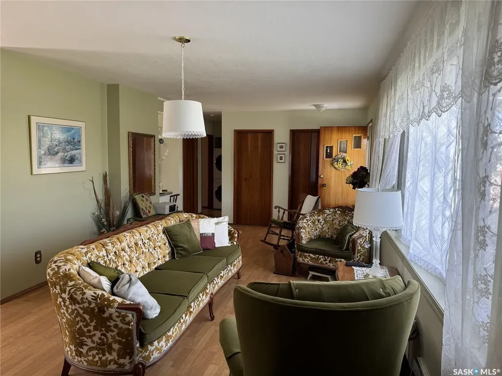 107 Downey Street Strasbourg SK S0G 4V0