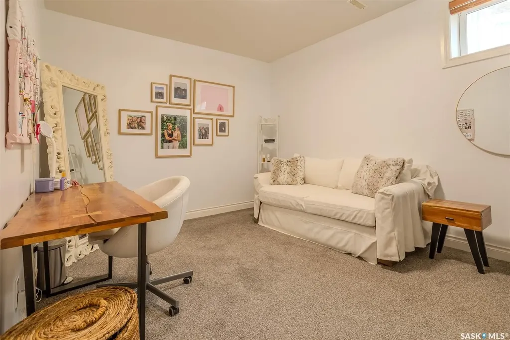 214 Bayfield Place Saskatoon SK S7V 1E3