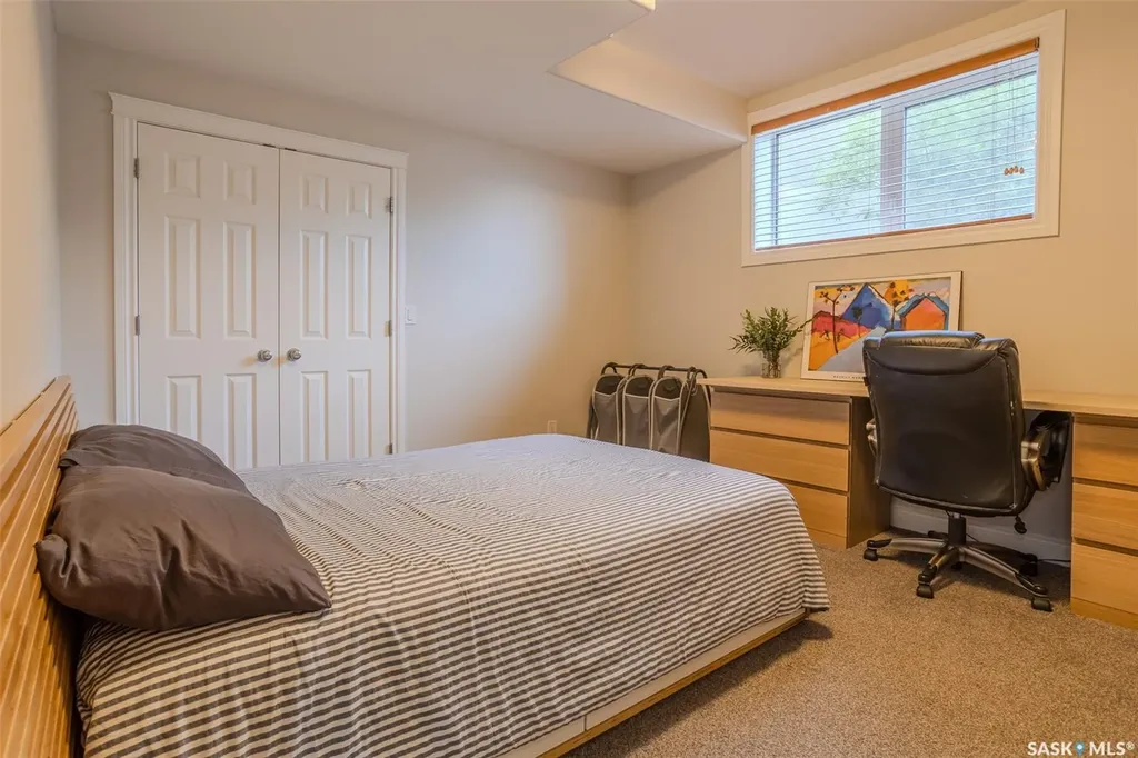 214 Bayfield Place Saskatoon SK S7V 1E3