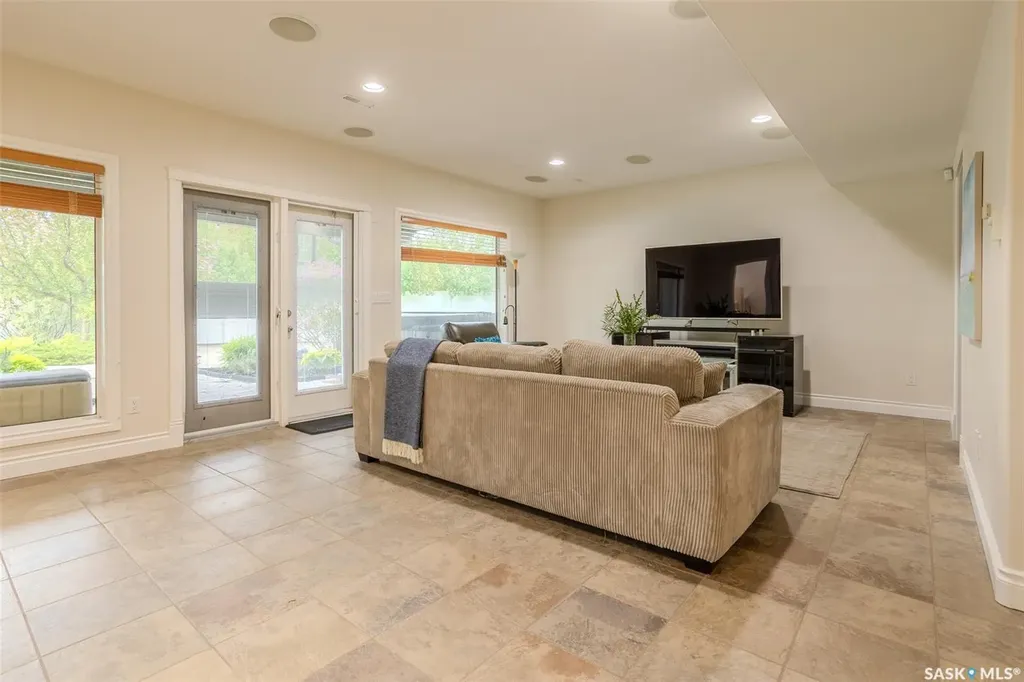 214 Bayfield Place Saskatoon SK S7V 1E3